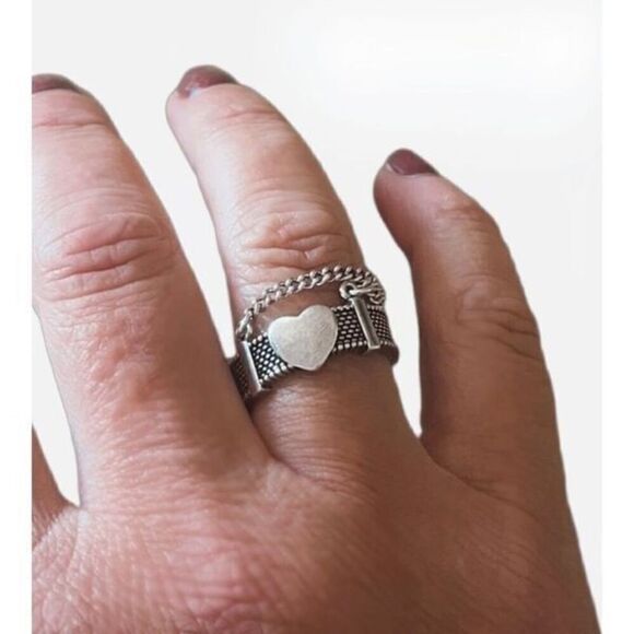 The Unchain My Heart Ring in antiqued Tibetan Silver 925 - Picture 5 of 15